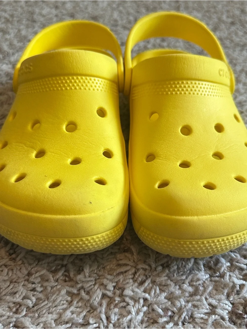CROCS Classic Clog for Kids in Bright Yellow size J3